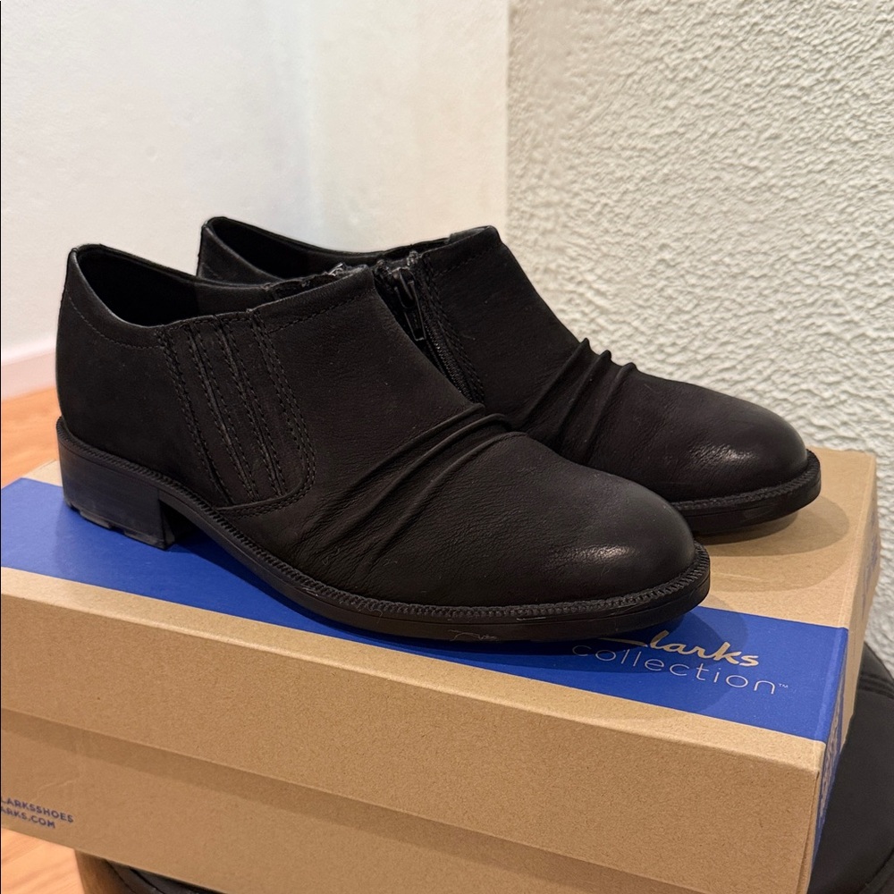 Clarks Black ankle boots size 7.5